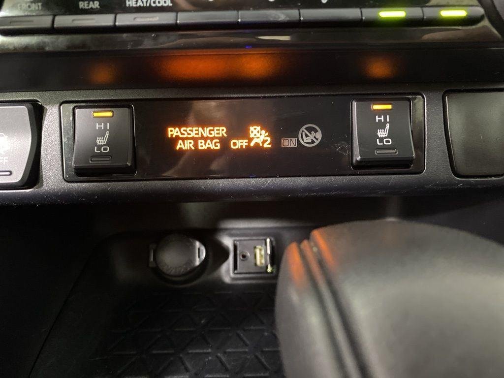 Used 2019 Magnetic Gray Metallic Toyota XLE image 5