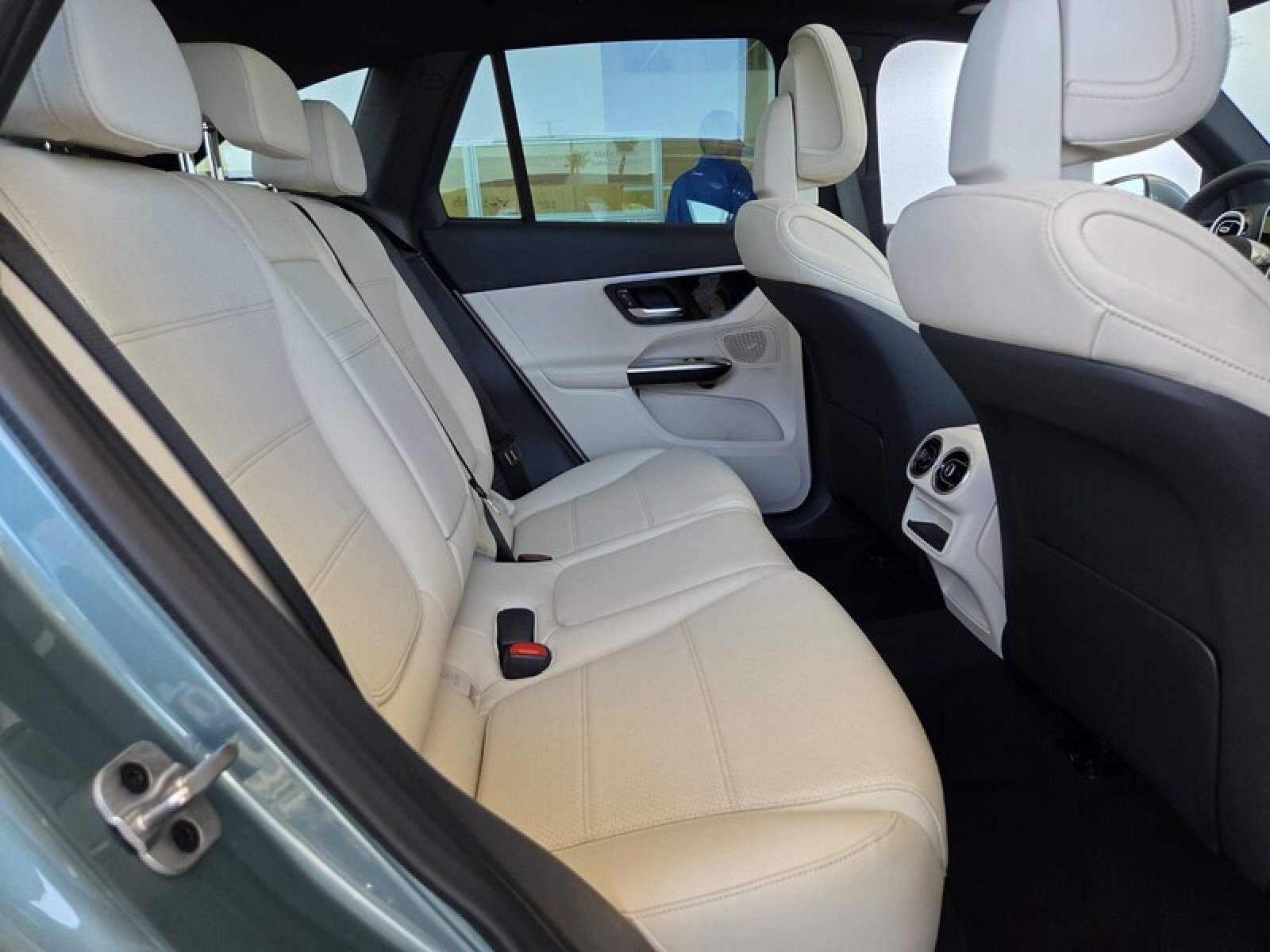 New 2026 Verde Silver Metallic Mercedes-Benz GLC 300 SUV image 16