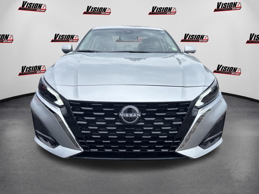 Used 2025 Silver Nissan 2.5 SL image 6