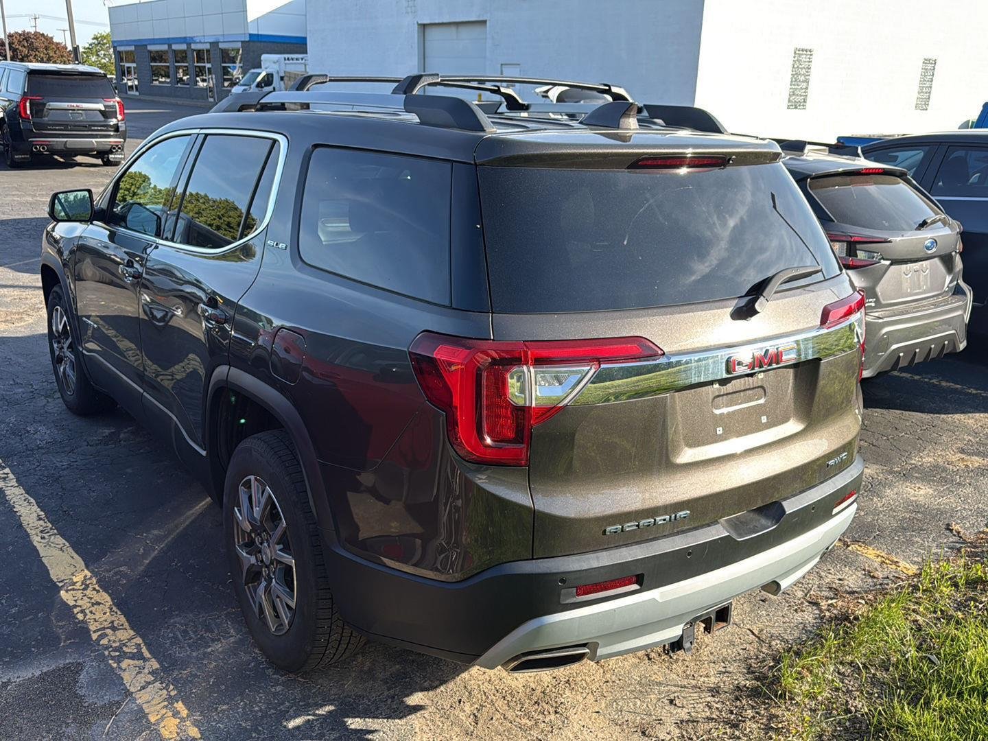Used 2020 Smokey Quartz Metallic GMC SLE image 4