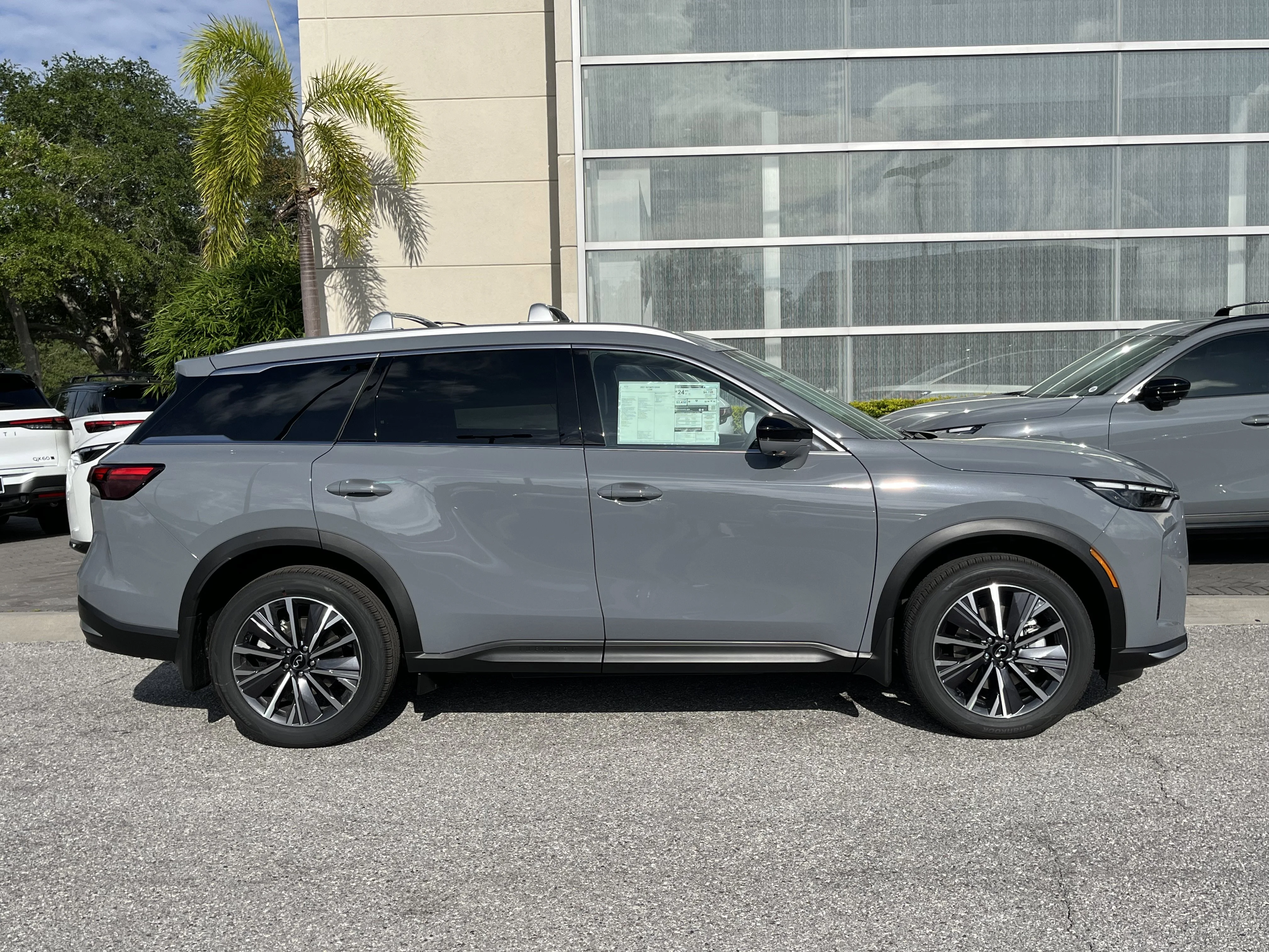 New 2027 Harbor Gray INFINITI LUXE image 7
