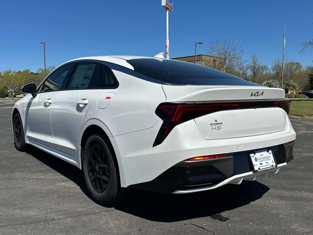 New 2026 White Kia LXS image 5