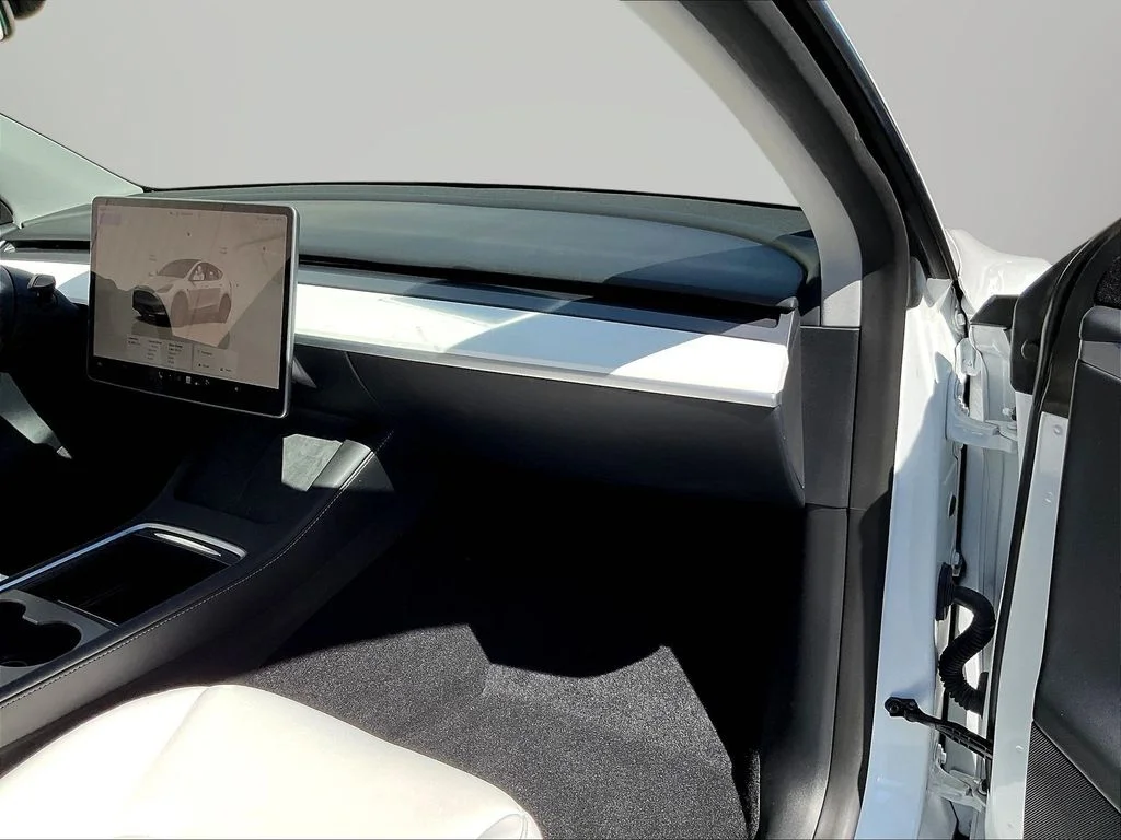 Used 2024 White Tesla Long Range image 25