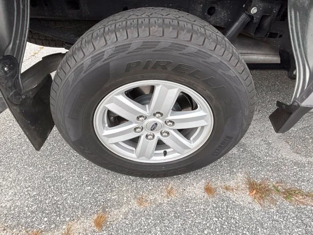 Used 2021 Silver Ford XLT image 9
