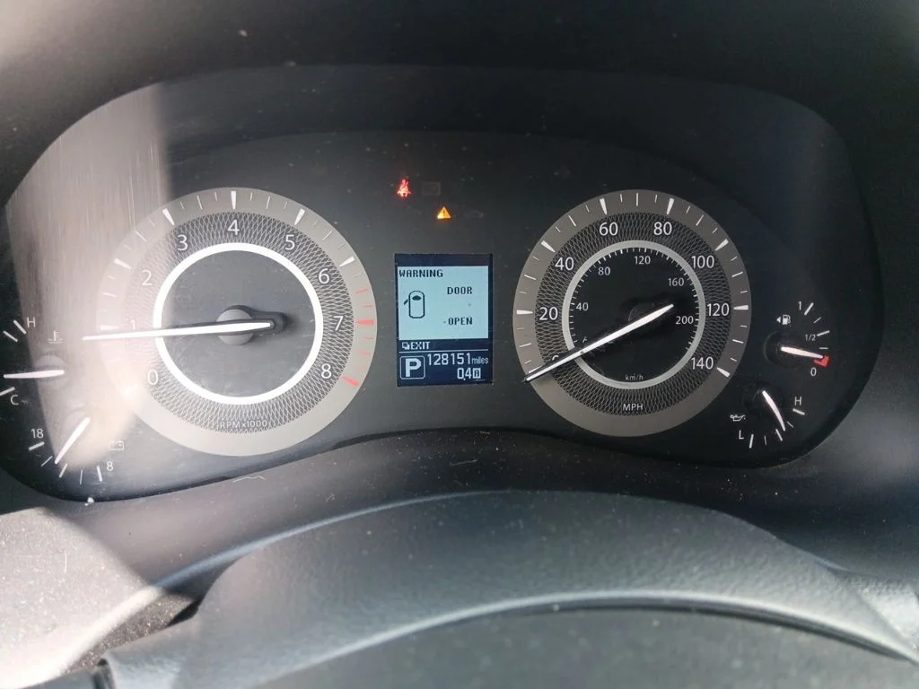 Used 2018 Pearl White Nissan SV image 20