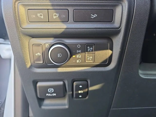 Used 2022 White Ford XLT image 25
