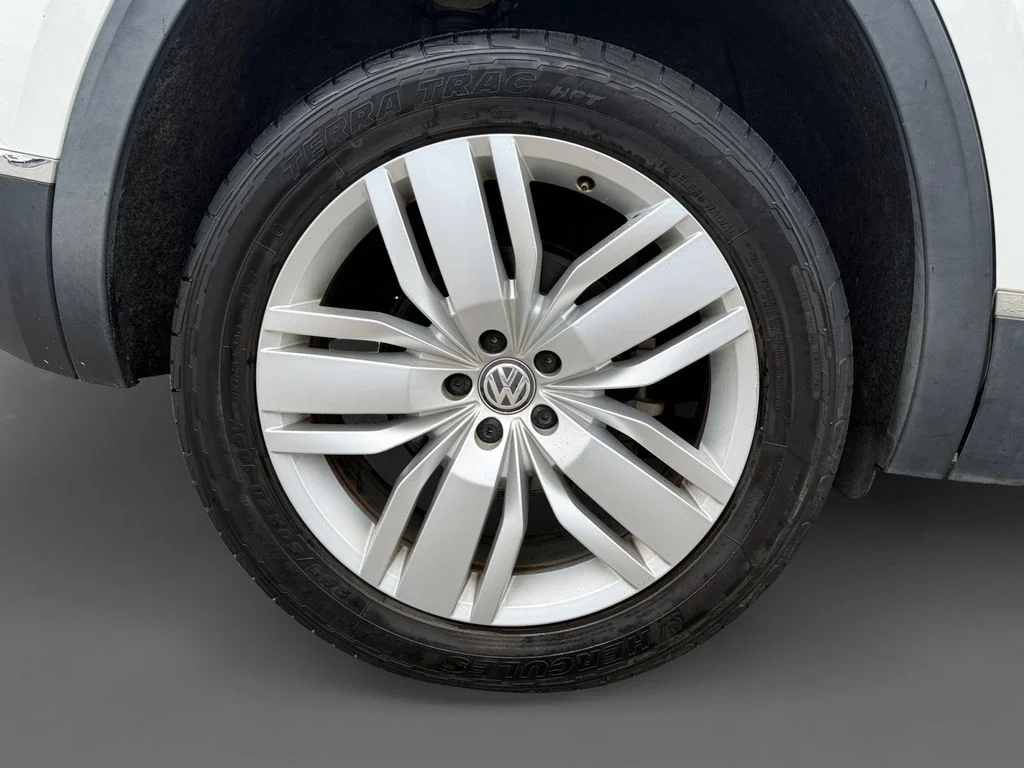 Used 2019 White Volkswagen SEL Premium image 11