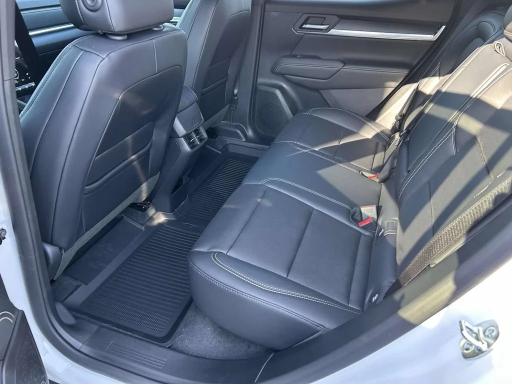 New 2027 Summit White GMC Elevation image 13
