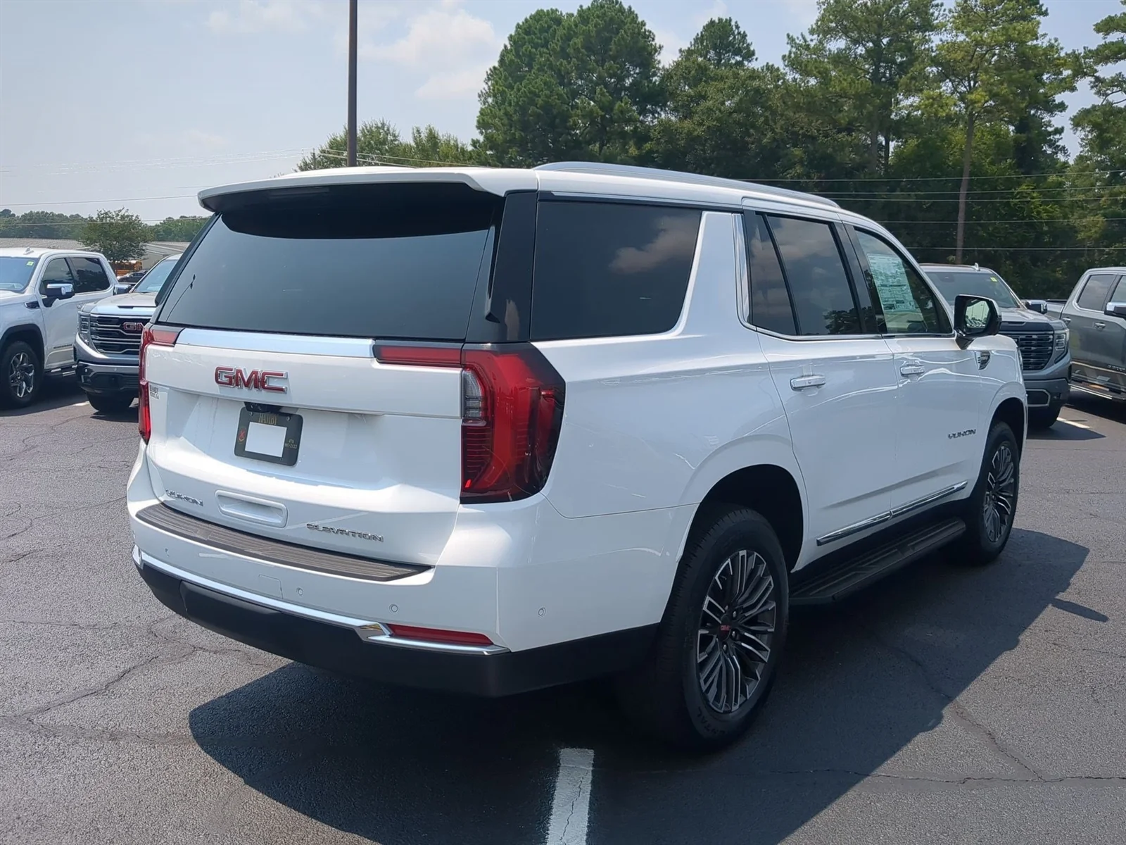 New 2026 Summit White GMC Elevation image 32
