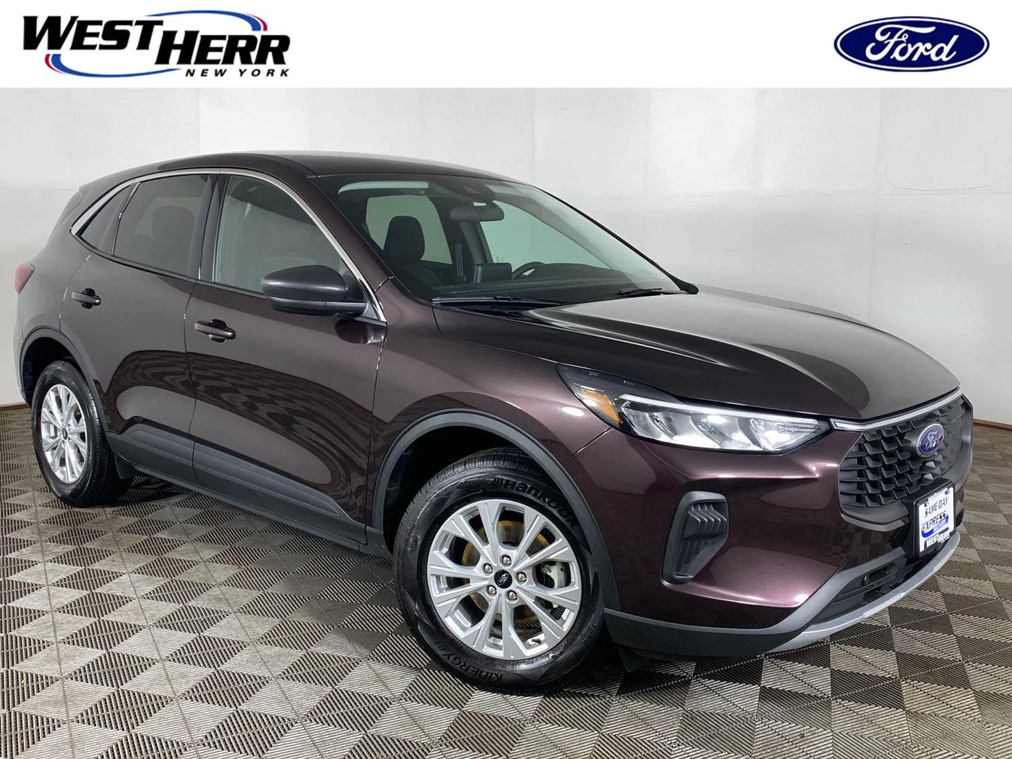 Used 2023 Cinnabar Red Ford Active image 1