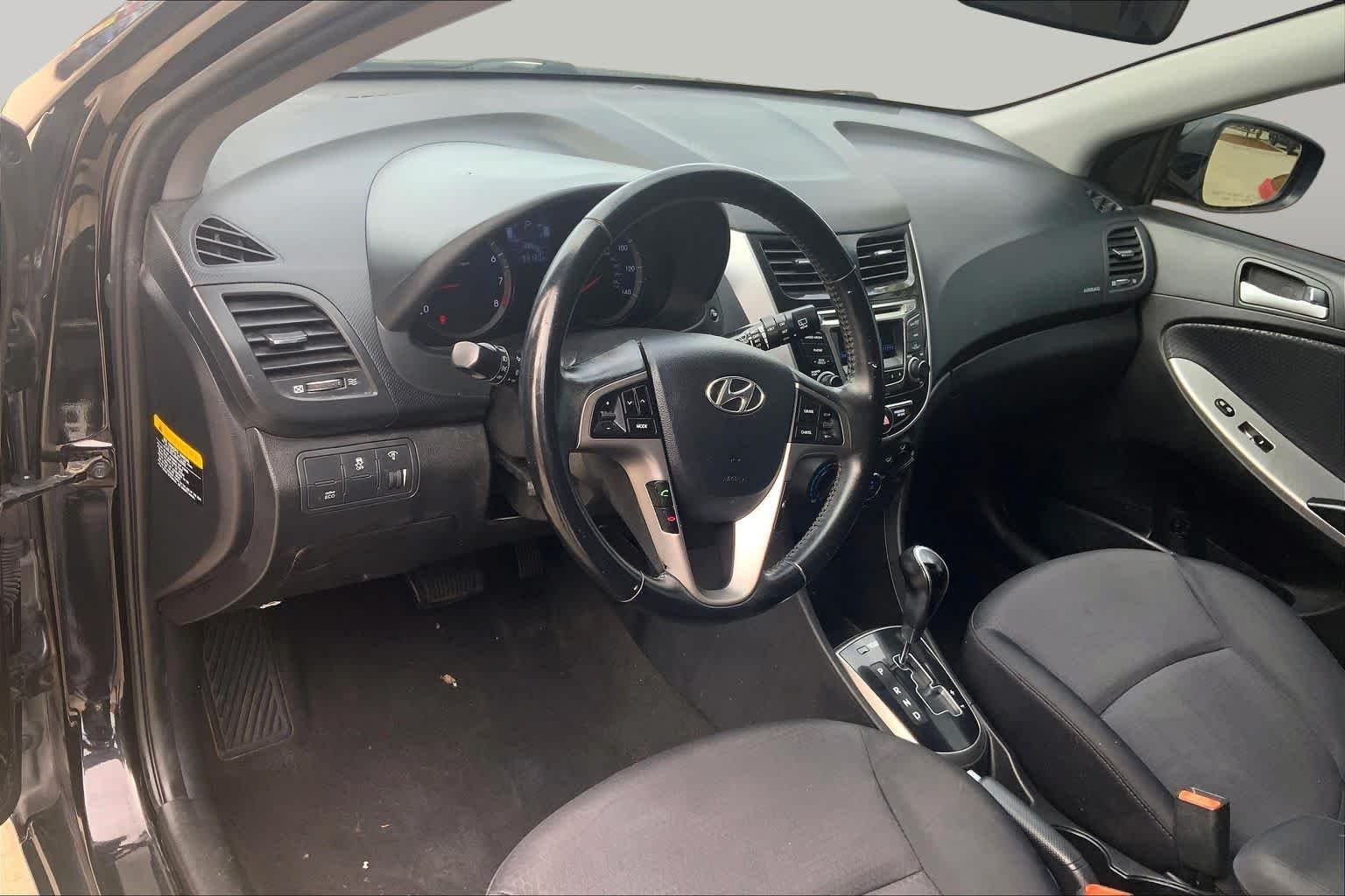 Used 2015 Ultra Black Pearl Hyundai Sport image 18