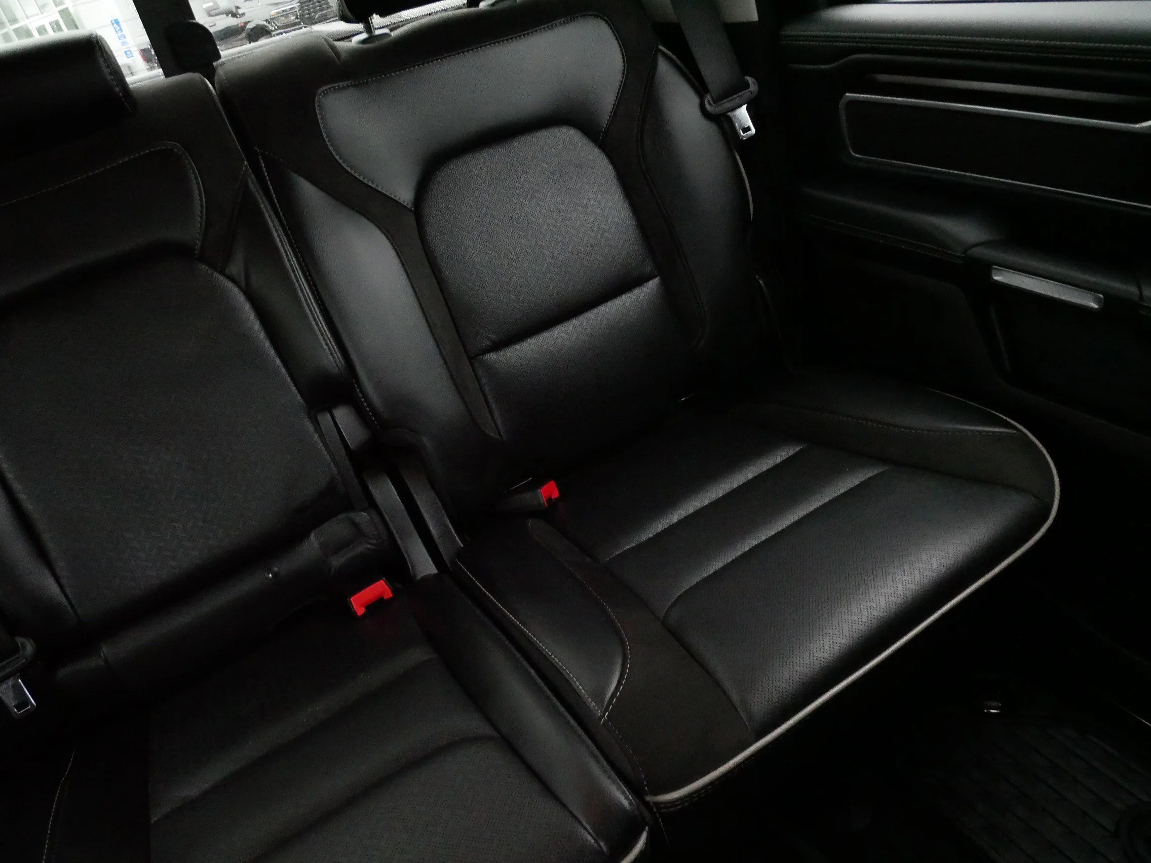 Used 2022 Diamond Black Crystal Pearlcoat Ram Laramie image 14
