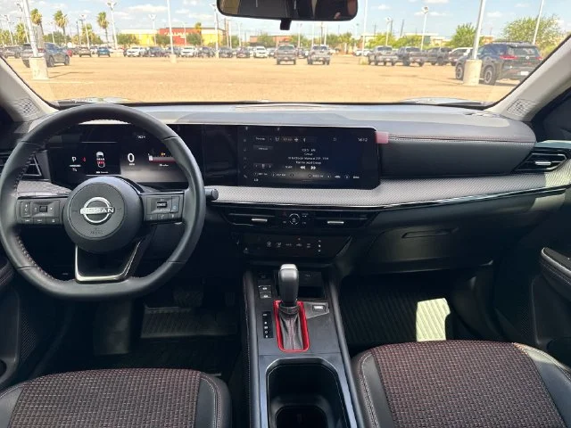 Used 2025 Gray Nissan SR image 13