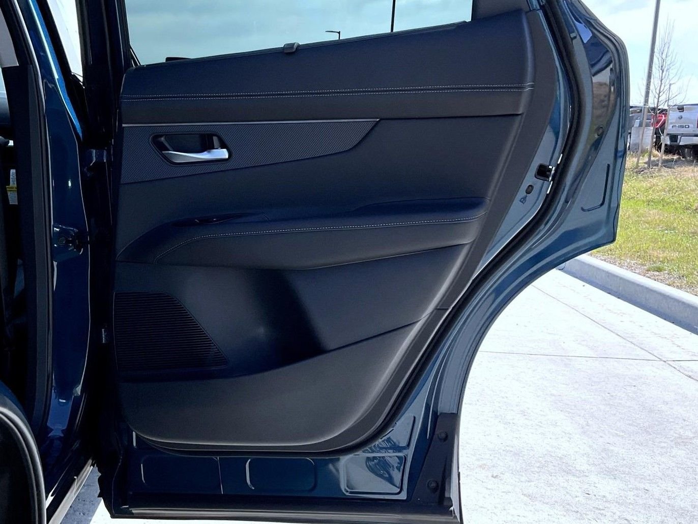 New 2026 Pearl Metallic Nissan Platinum image 18