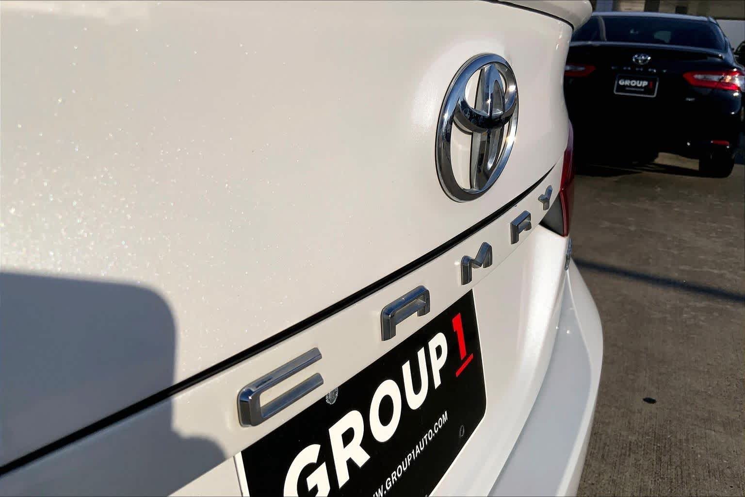 Used 2019 Wind Chill Pearl Toyota XSE image 31