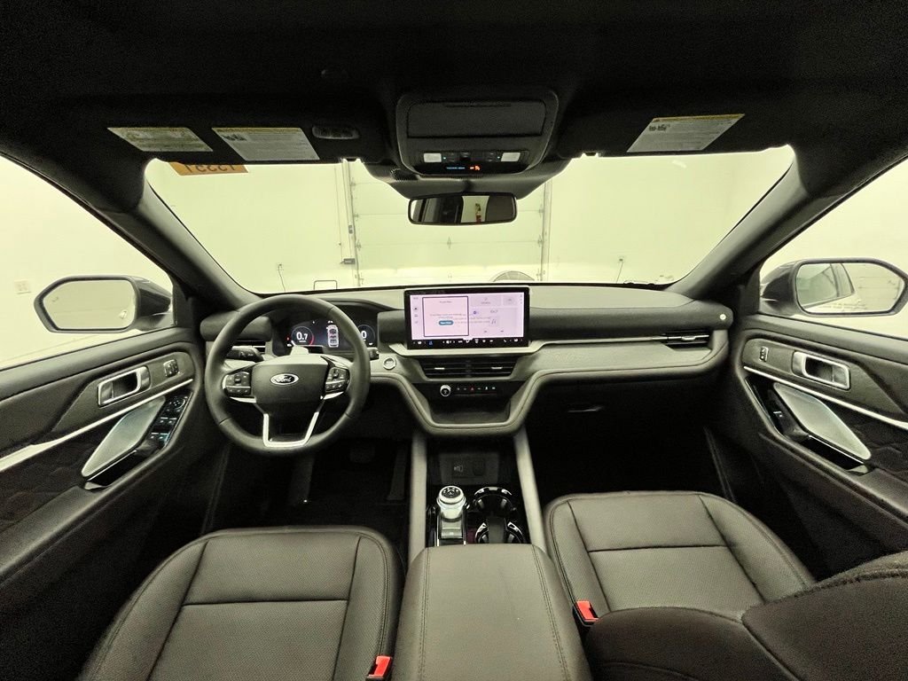 New 2026 White Ford Platinum image 4