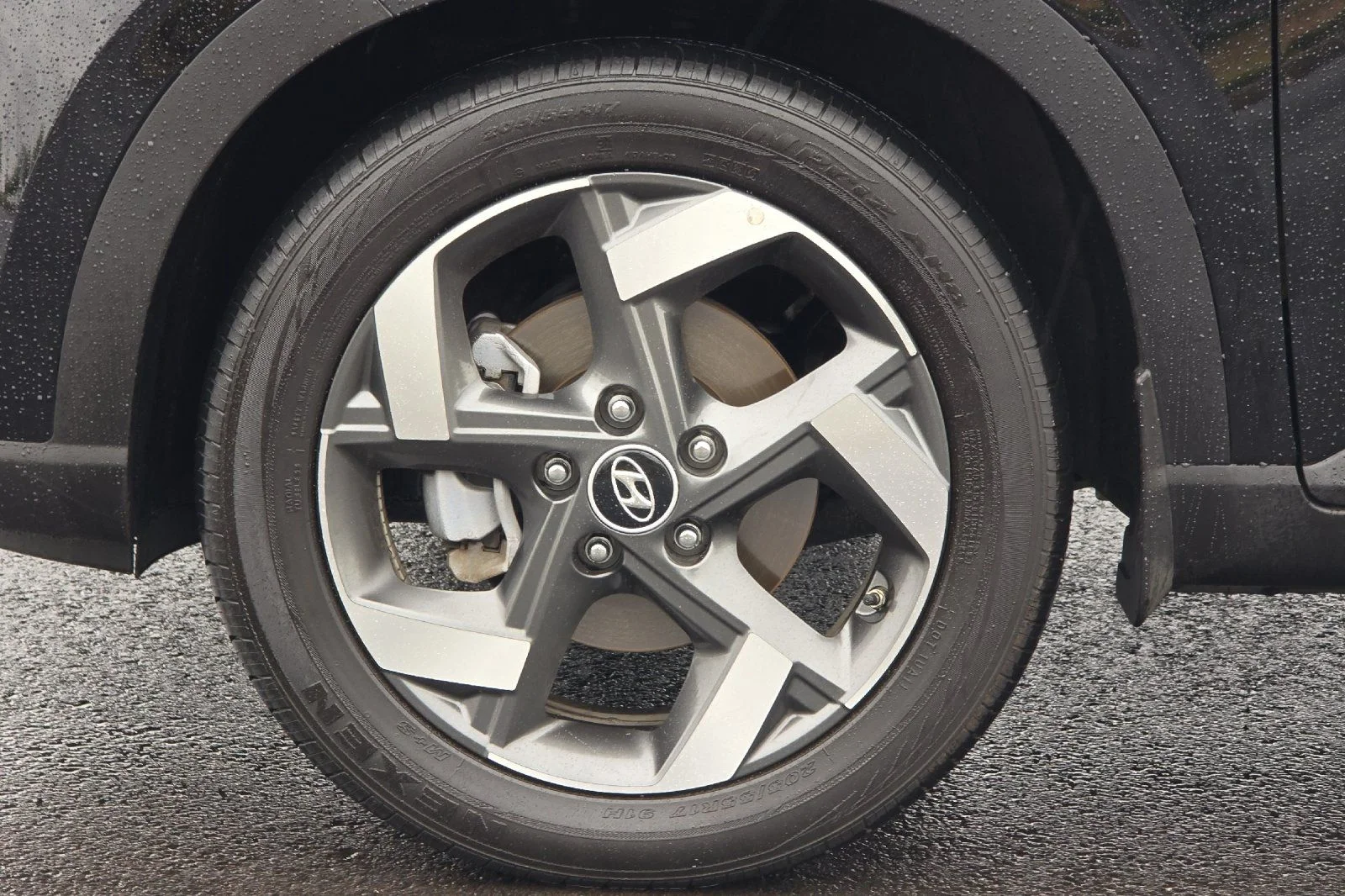 Used 2026 Black Hyundai SEL image 31
