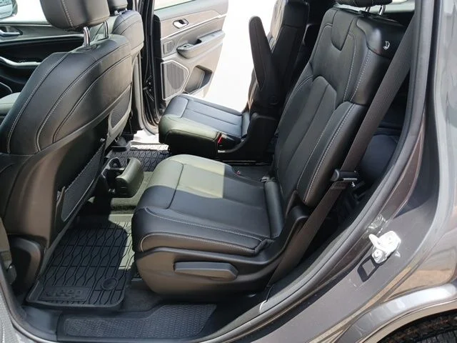 New 2026 Baltic Gray Metallic Clear-Coat Exterior Paint Jeep Limited Reserve image 20