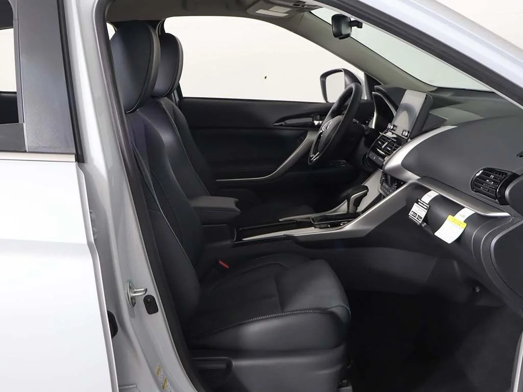 New 2026 White Mitsubishi SE image 25
