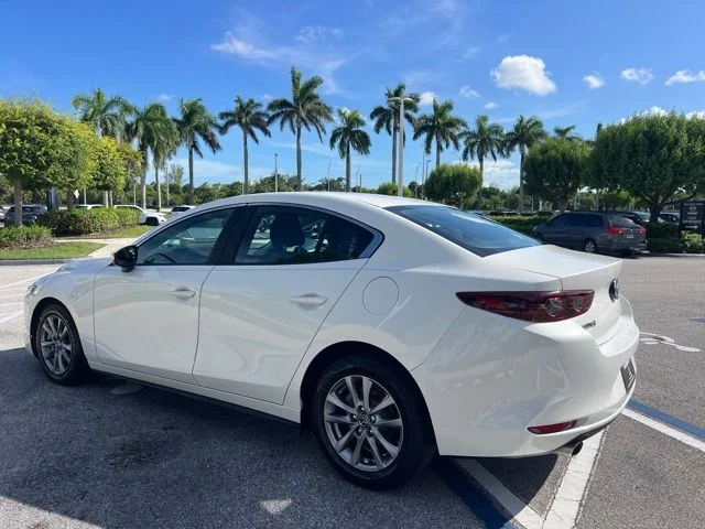 Used 2020 White Mazda  image 12