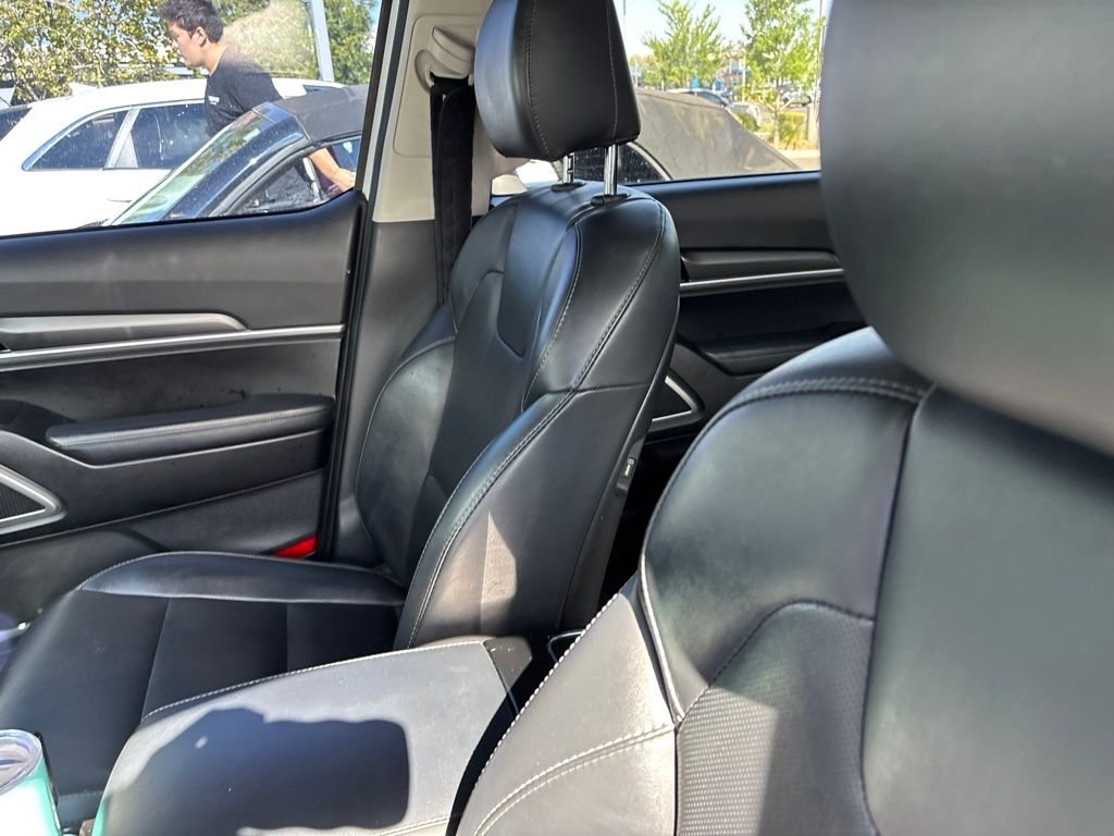 Used 2020 White Kia S image 20