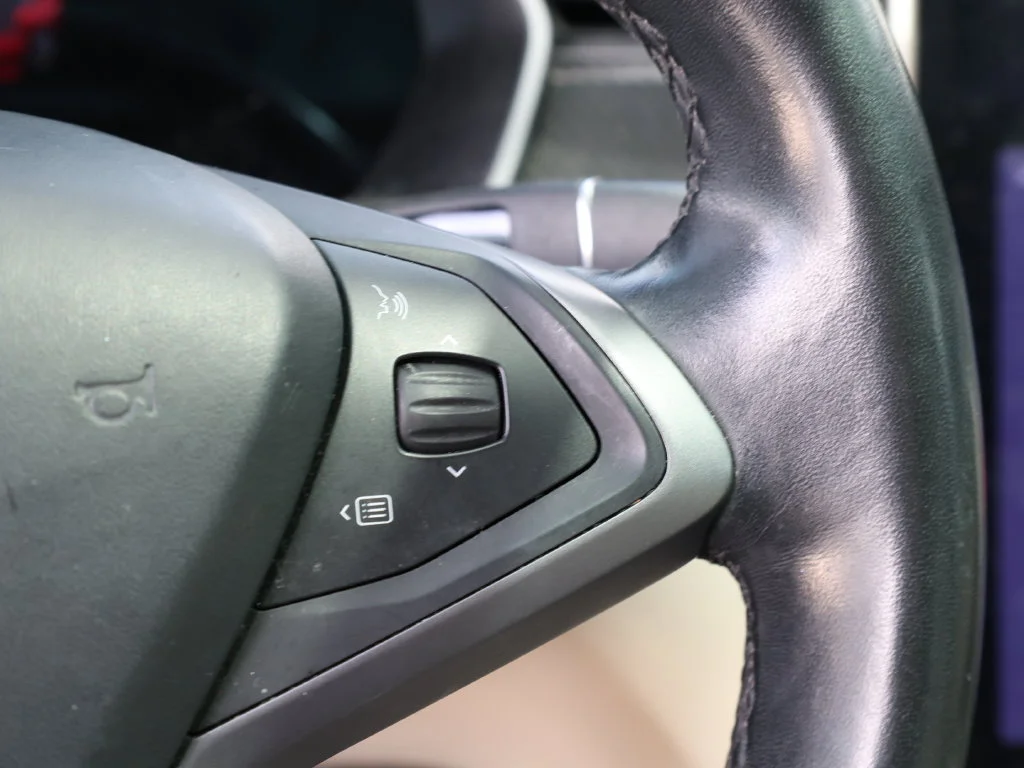 Used 2019 Red Tesla  image 41