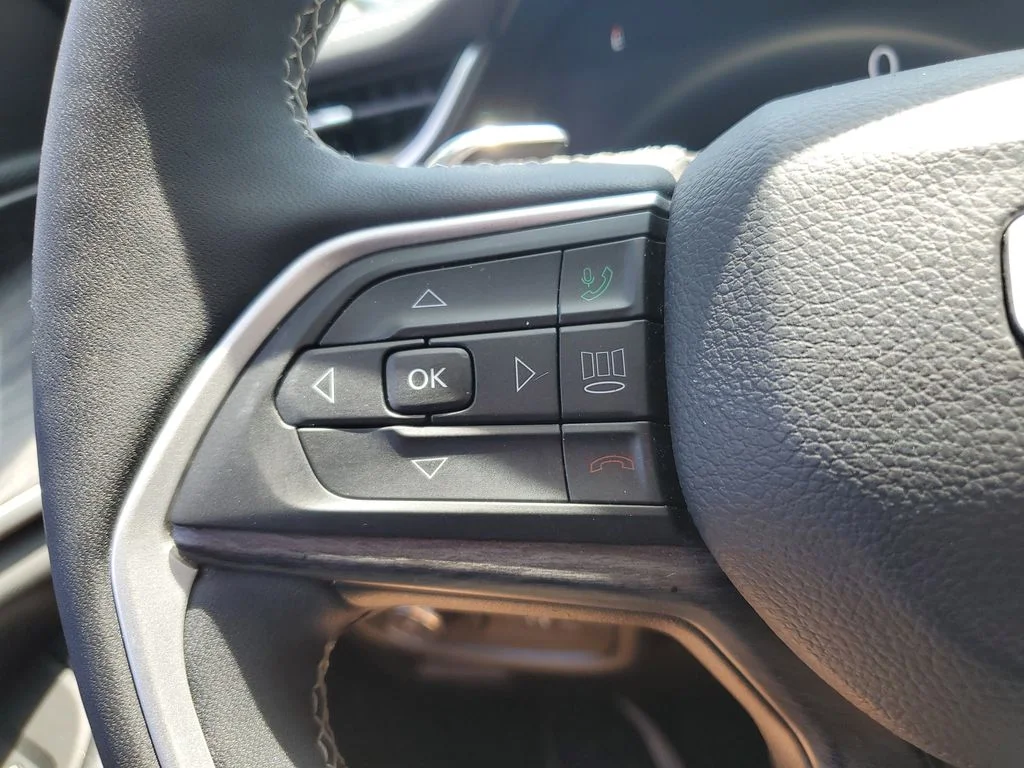 Used 2023 Gray Jeep Limited image 22