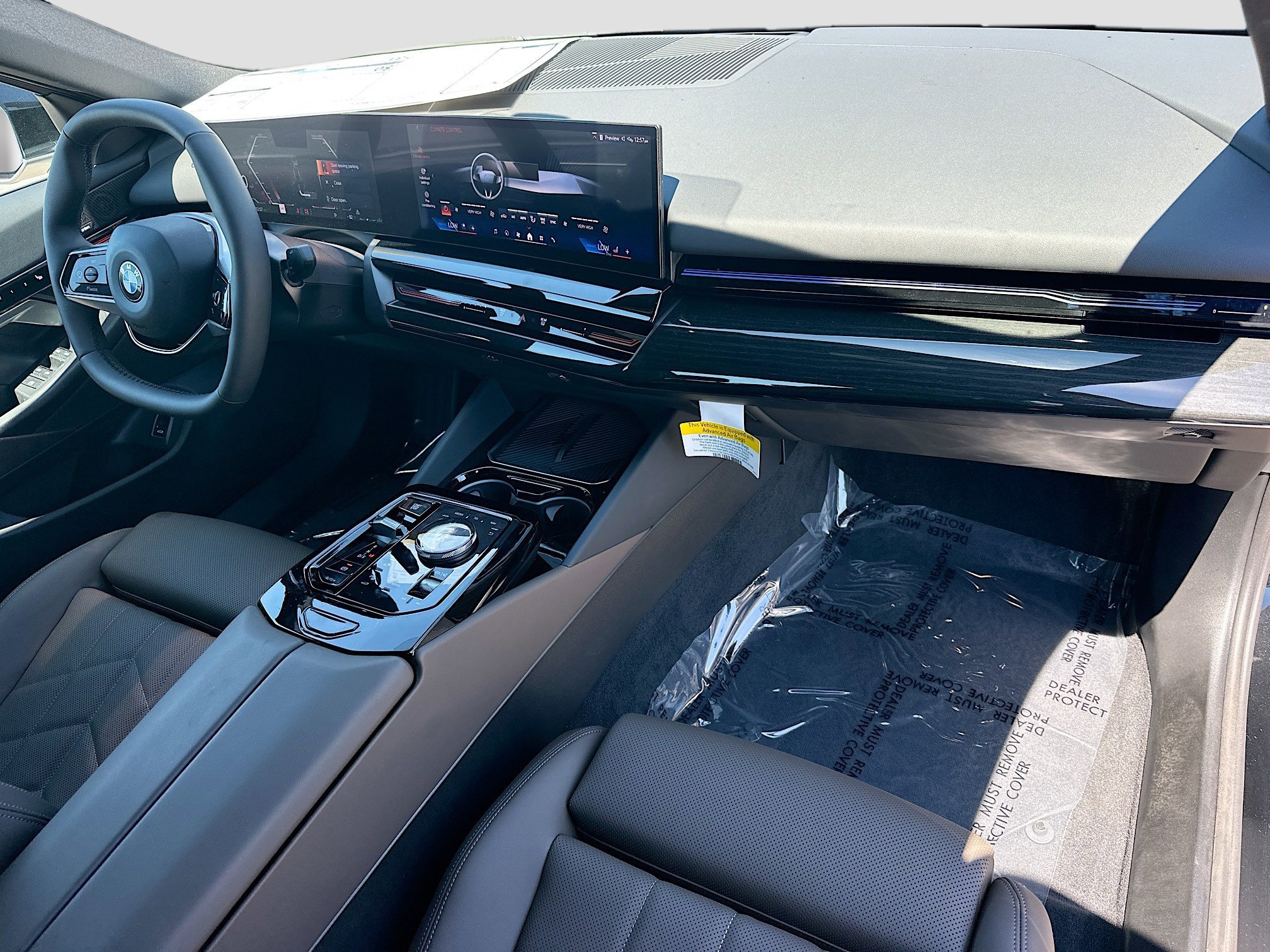 New 2025 Black Sapphire Metallic BMW 530i image 24