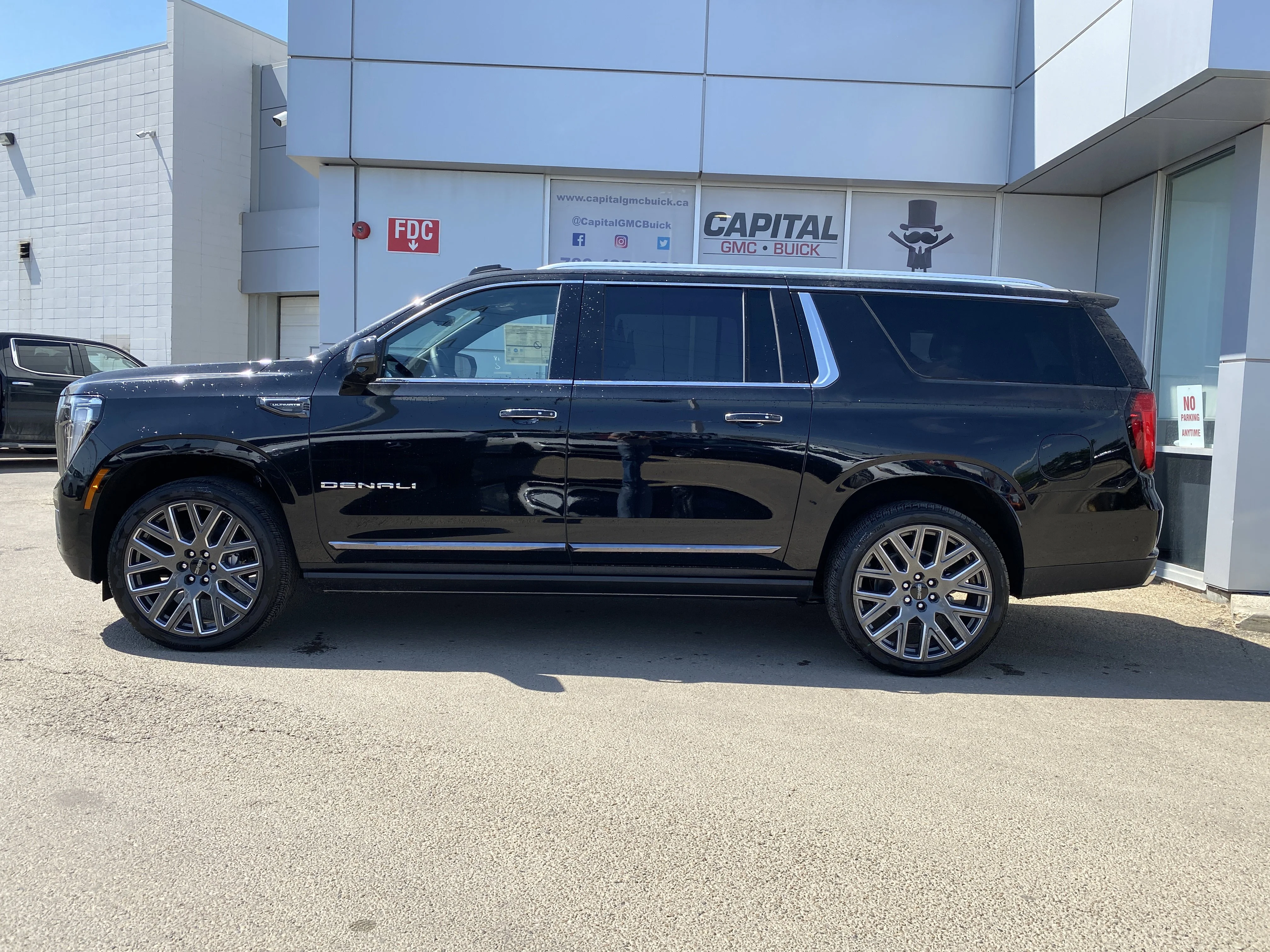 New 2026 ONYX BLACK GMC Denali Ultimate image 3