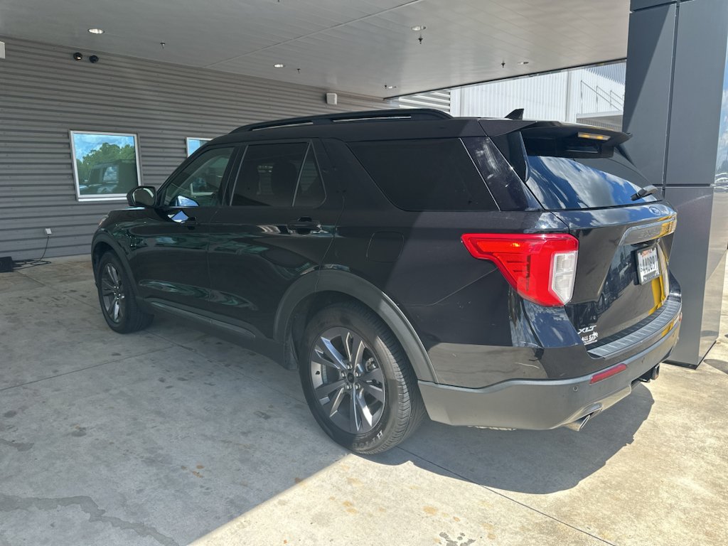 Used 2021 Agate Black Metallic Ford XLT image 4