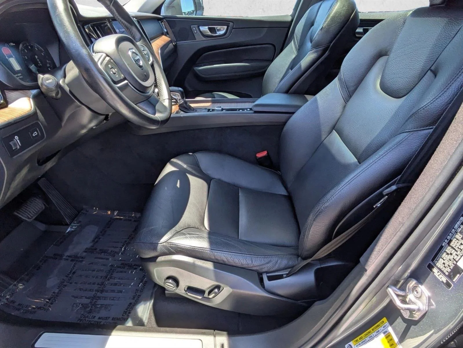 Used 2021 Osmium Grey Metallic Volvo Momentum image 15