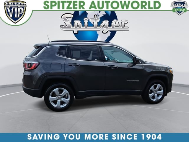 Used 2019 Gray Jeep Latitude image 8