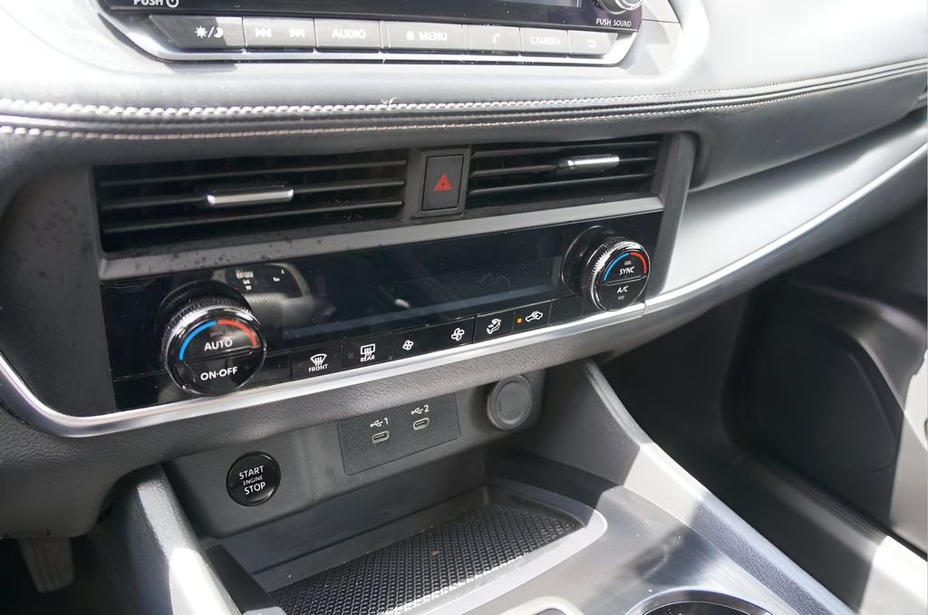 Used 2024 Brilliant Silver Metallic Nissan SV image 27