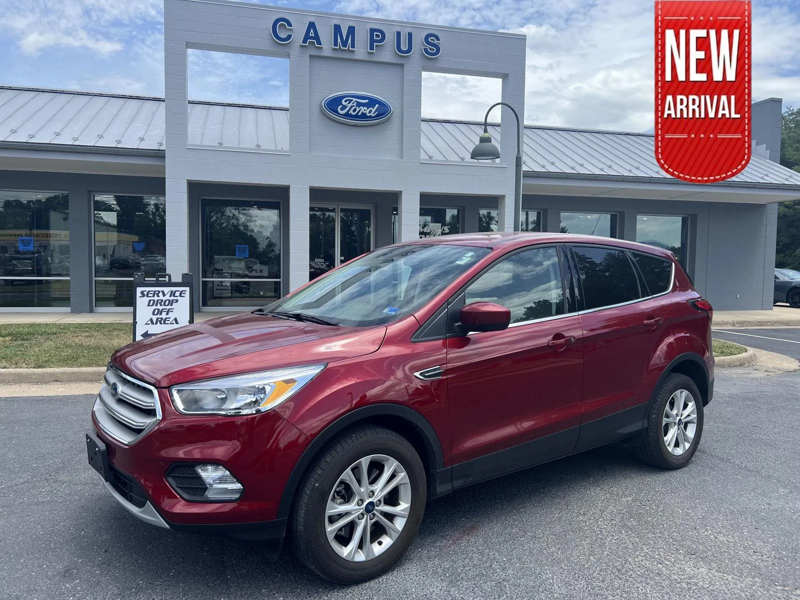 Used 2019 Ruby Red Metallic Tinted Clearcoat FORD SE 4WD image 1