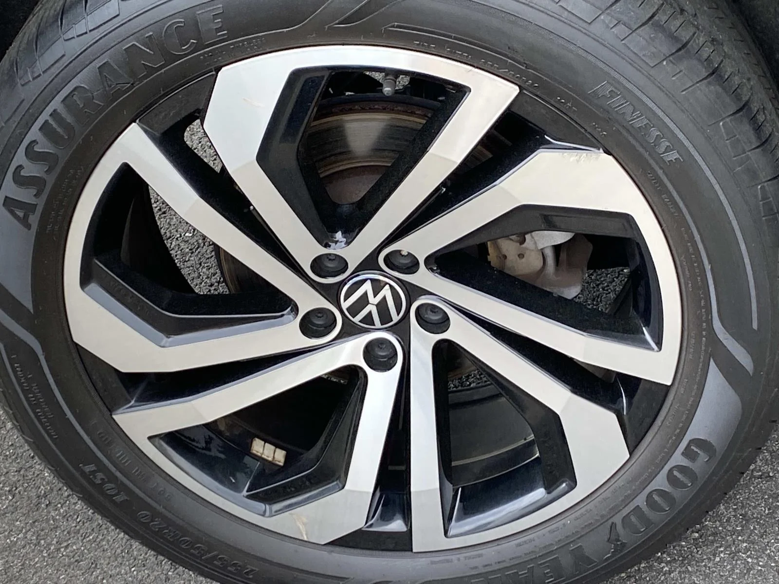 Certified Used 2022 Pure Gray Volkswagen 3.6L V6 SEL 4MOTION image 25