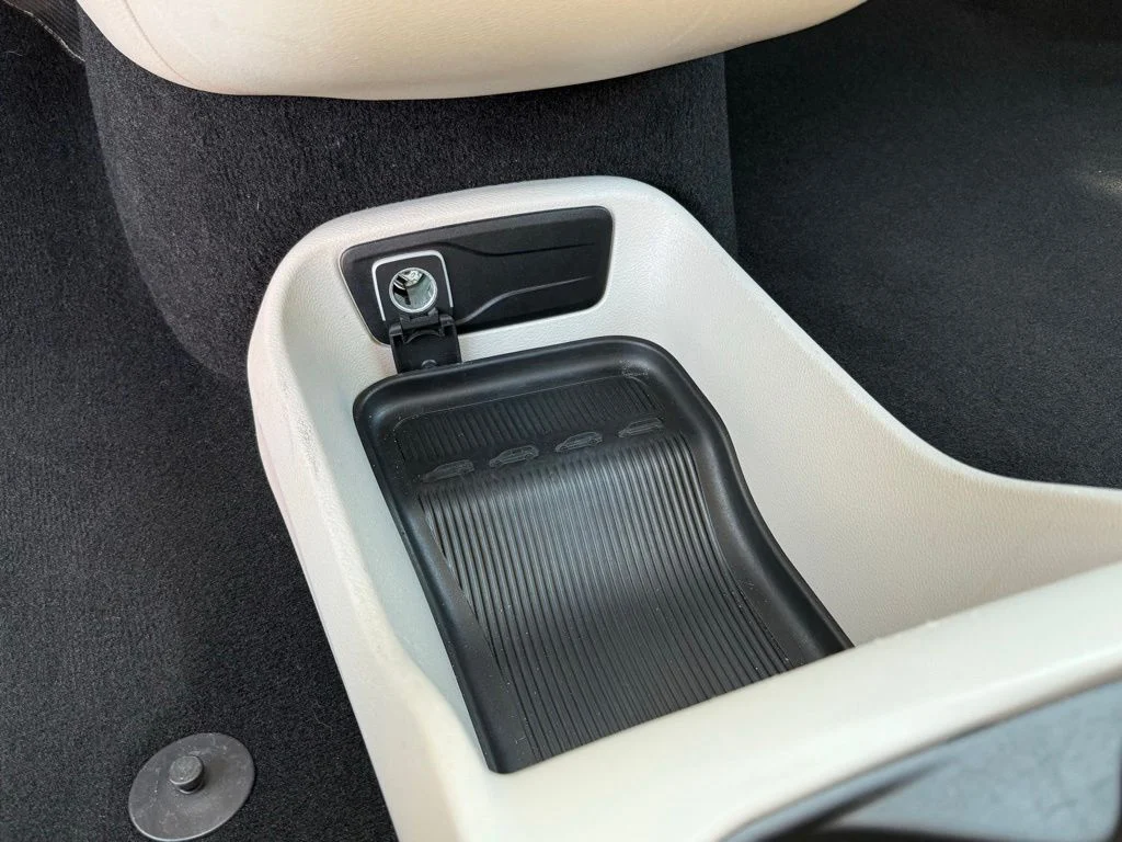 Used 2023 Black Chrysler LX image 30
