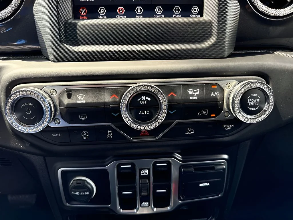 Used 2021 White Jeep Unlimited Sport Altitude image 17