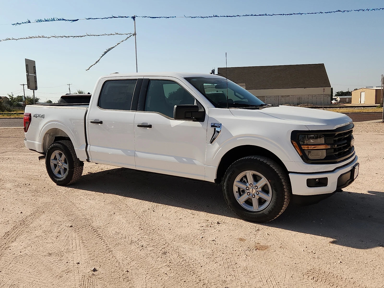 New 2026 Oxford White Ford XLT image 8