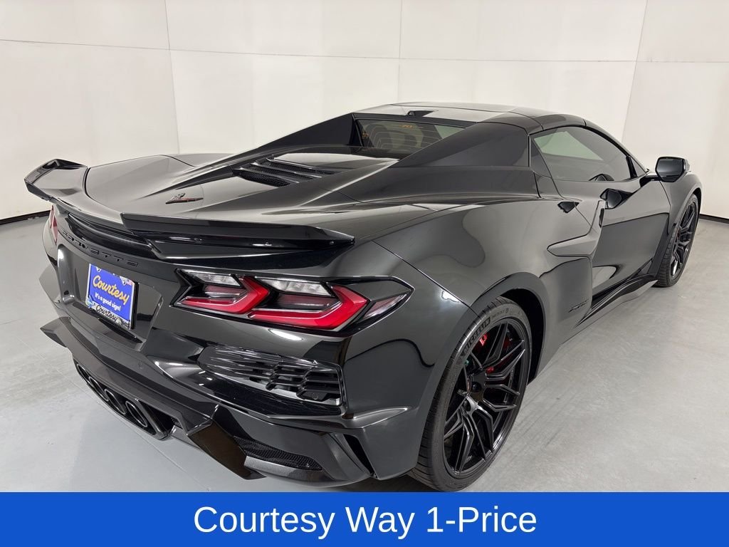 2023 Chevrolet Corvette 3LZ - Photo 11