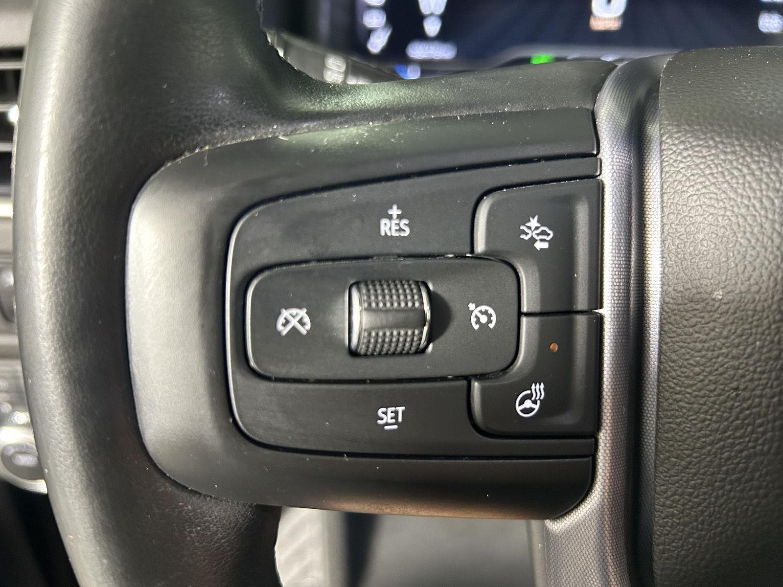 Used 2023 Onyx Black GMC SLT image 28