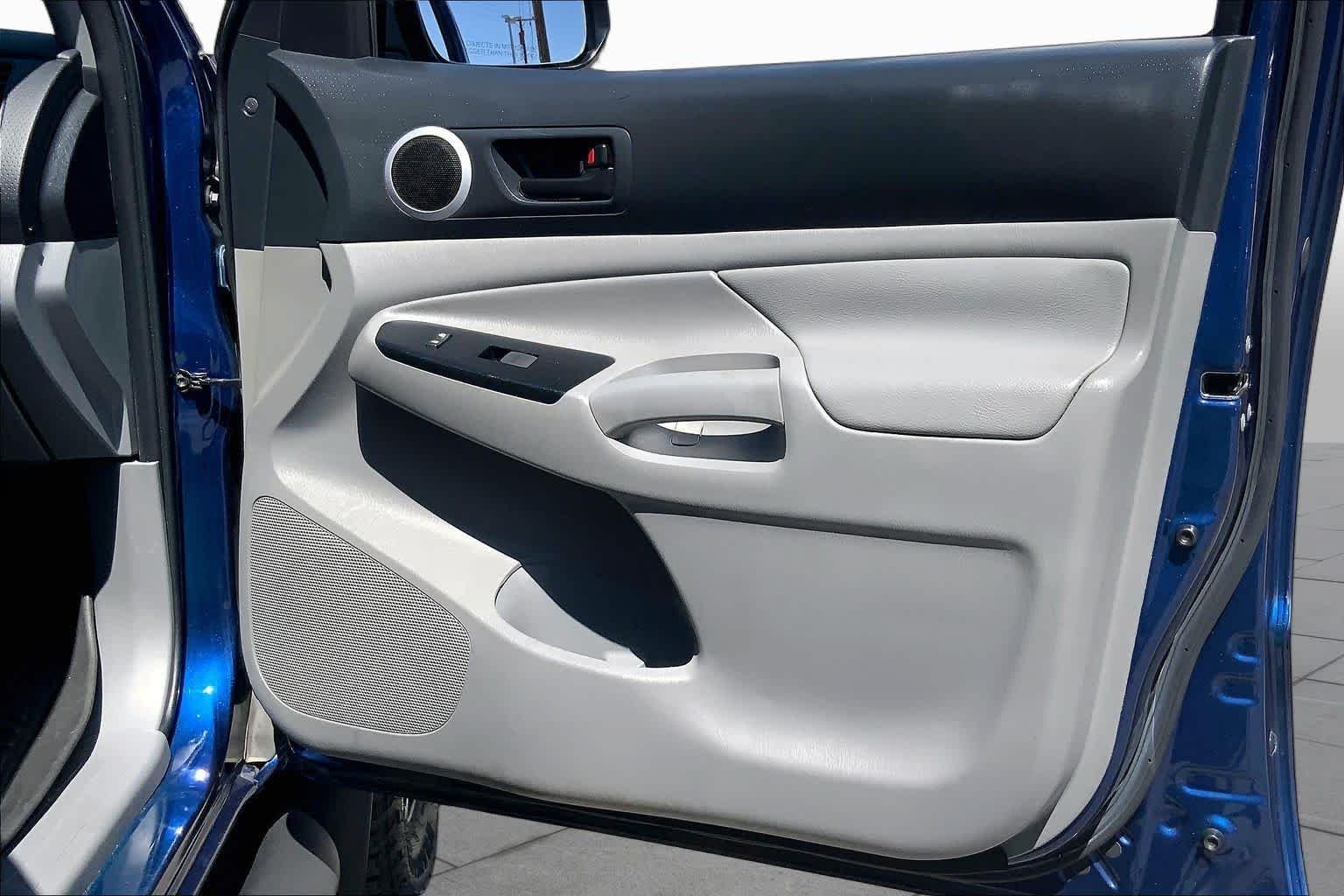 Used 2015 Blue Ribbon Metallic Toyota PreRunner image 20
