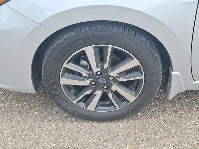 Used 2024 Silver Nissan 1.6 SV image 15