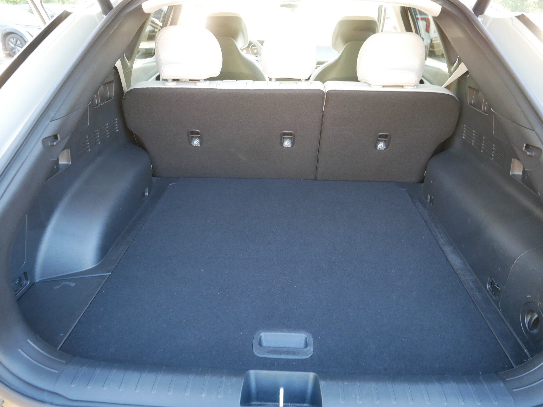 Certified Used 2023 Glacier Kia Wind image 18