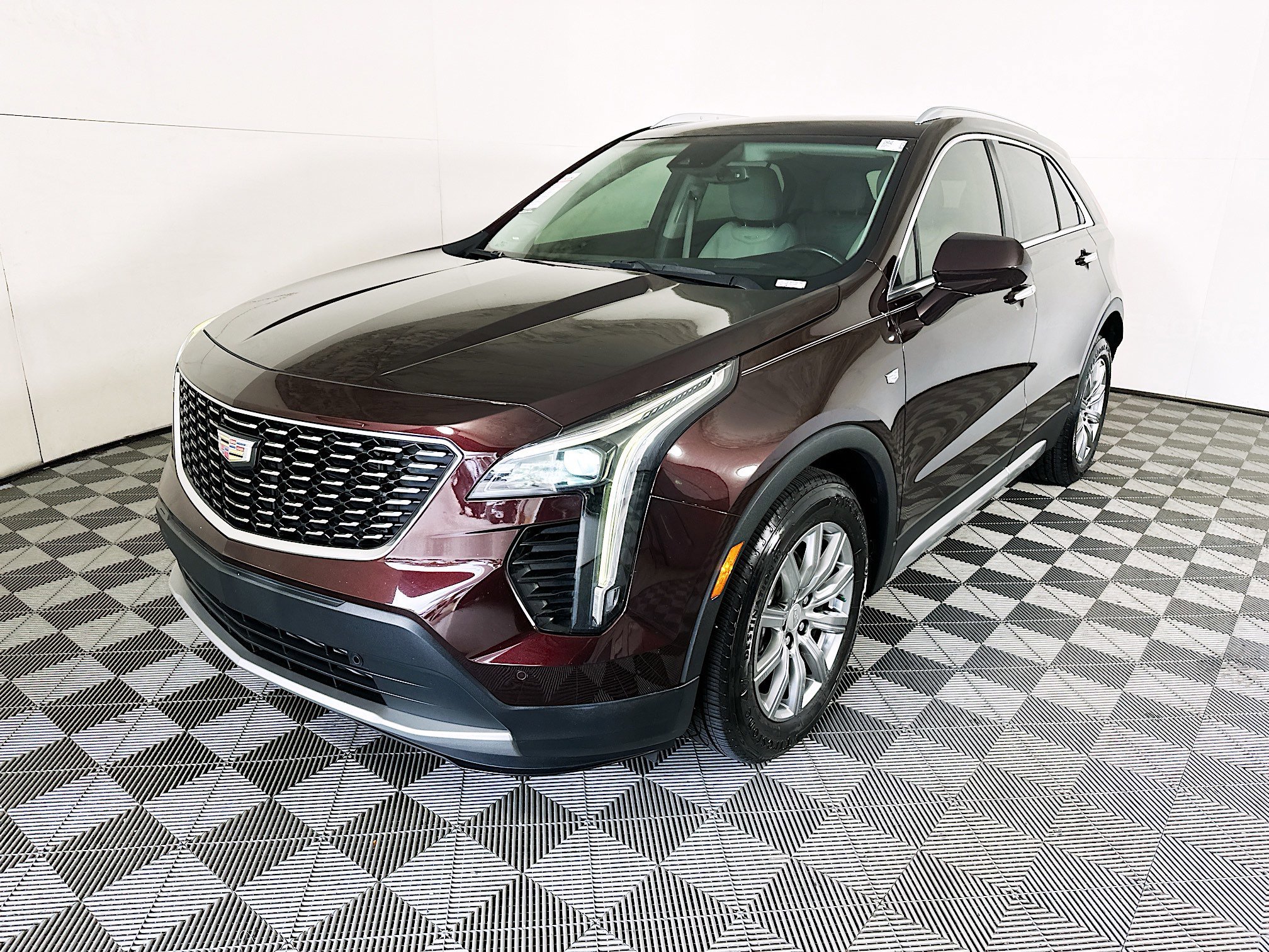 Used 2020 Garnet Metallic Cadillac FWD Premium Luxury image 7