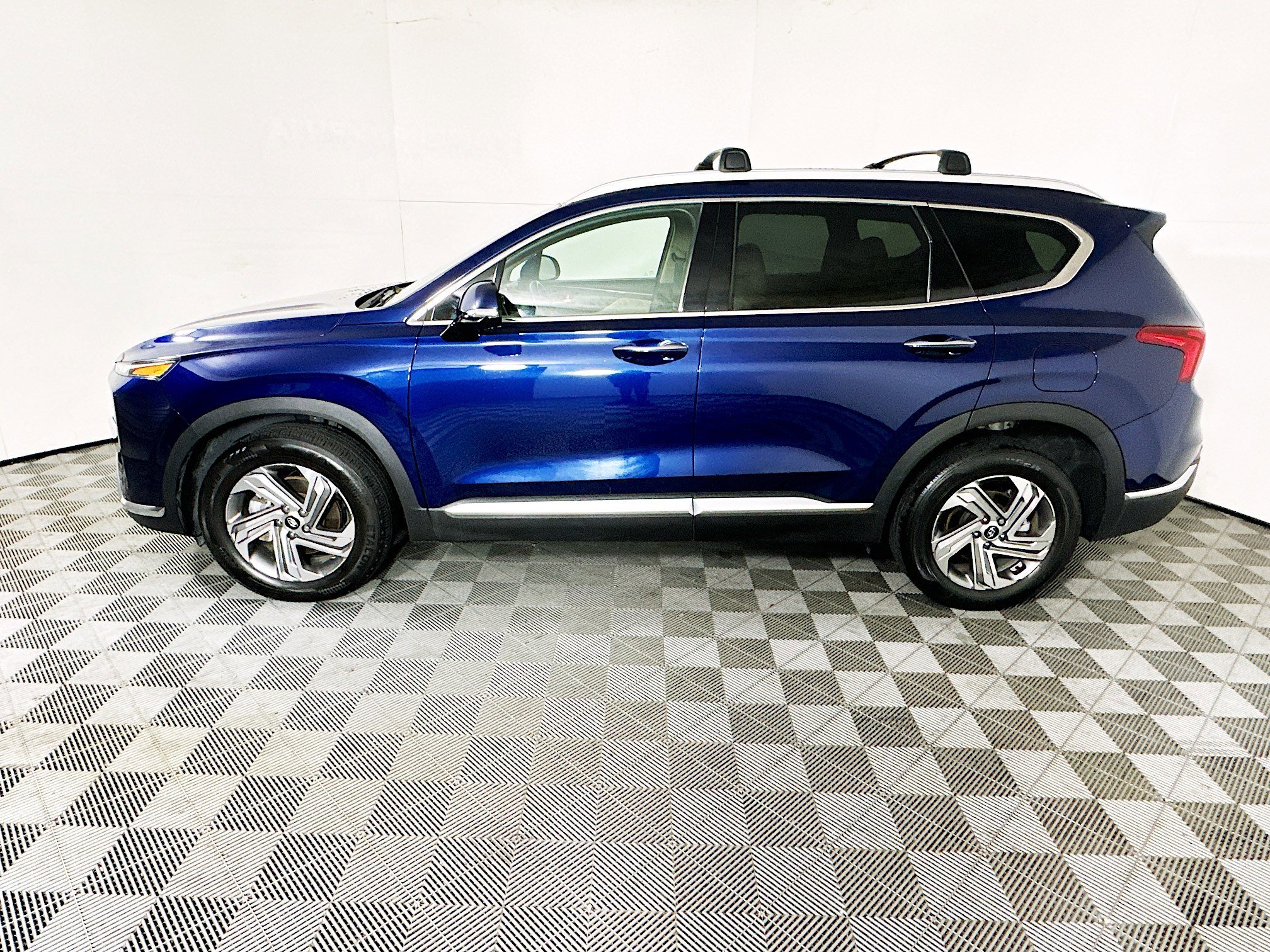 Used 2023 Stormy Sea Hyundai SEL image 6