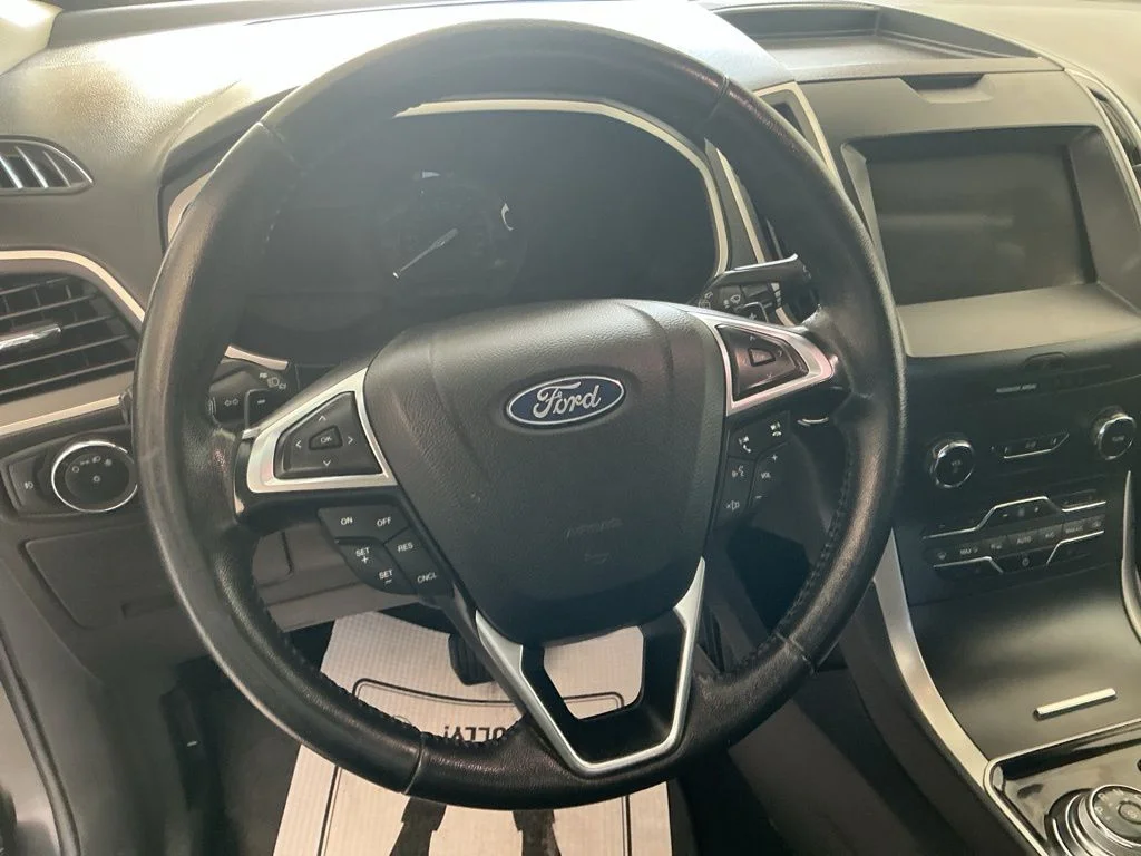 Used 2020 Black Ford SEL image 11