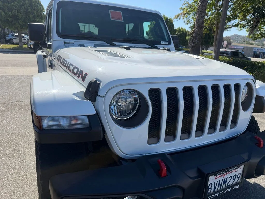 Used 2021 White Jeep Unlimited Rubicon image 1