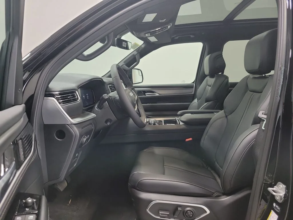 New 2026 High Gloss Black Exterior Paint Jeep Upland image 11