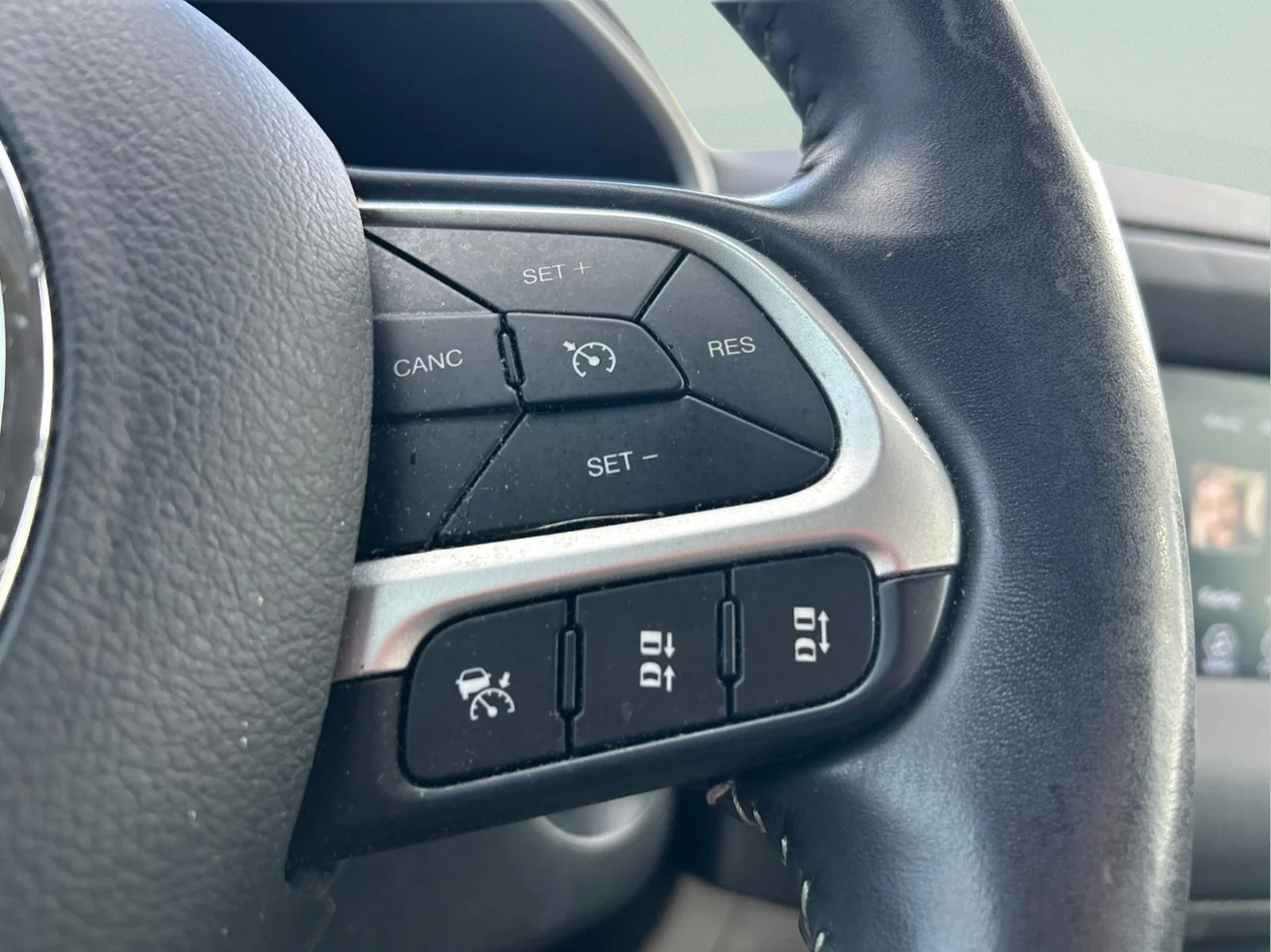 Used 2020 White Clearcoat Jeep Latitude image 15