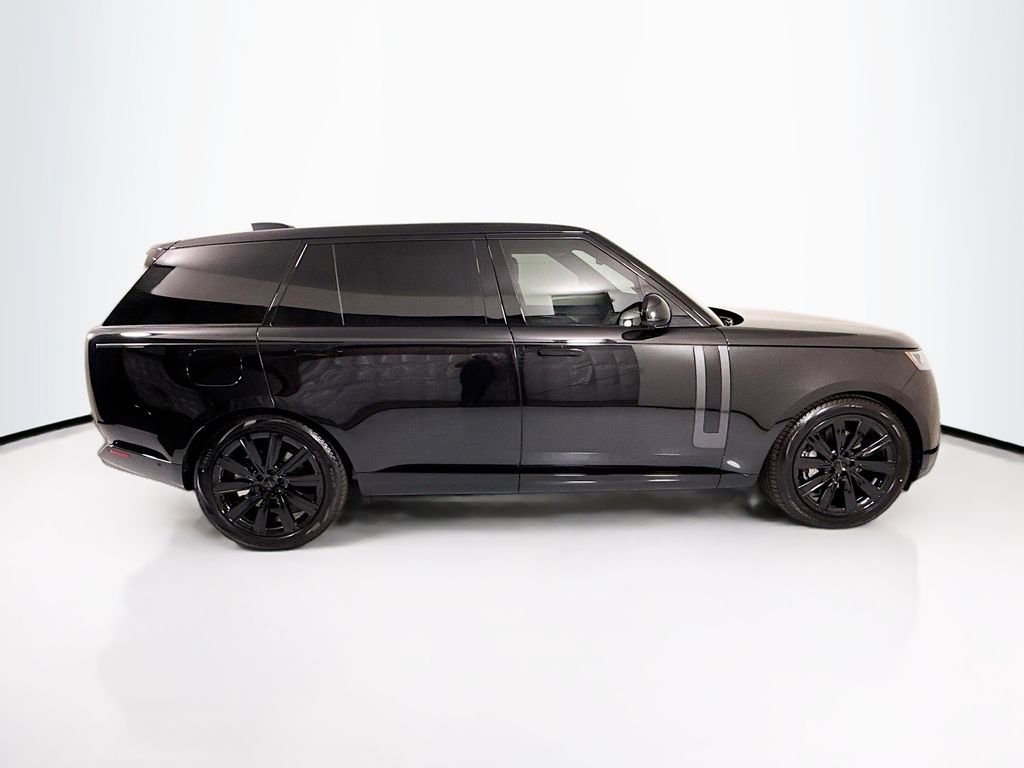 New 2026 Santorini Black Land Rover SE image 4